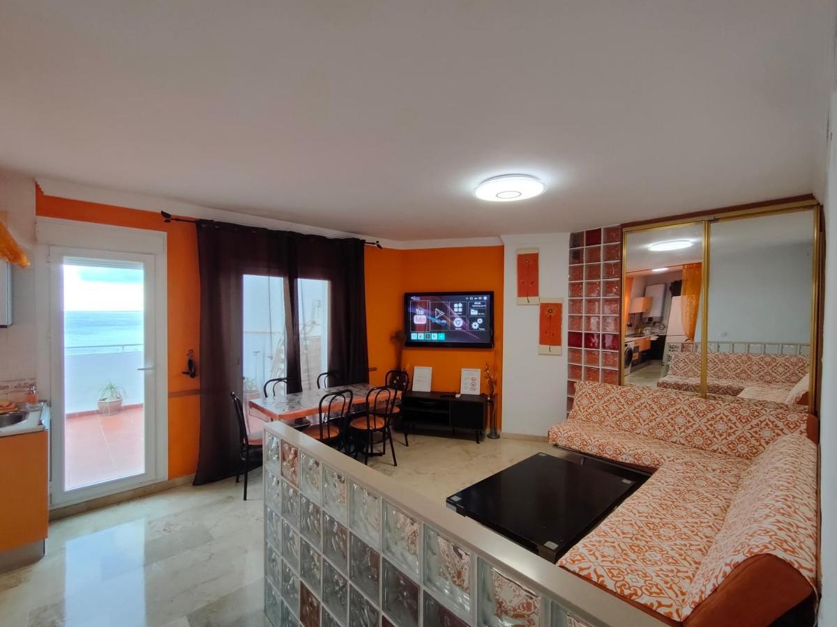 Huoneisto Penthouse Near The Beach